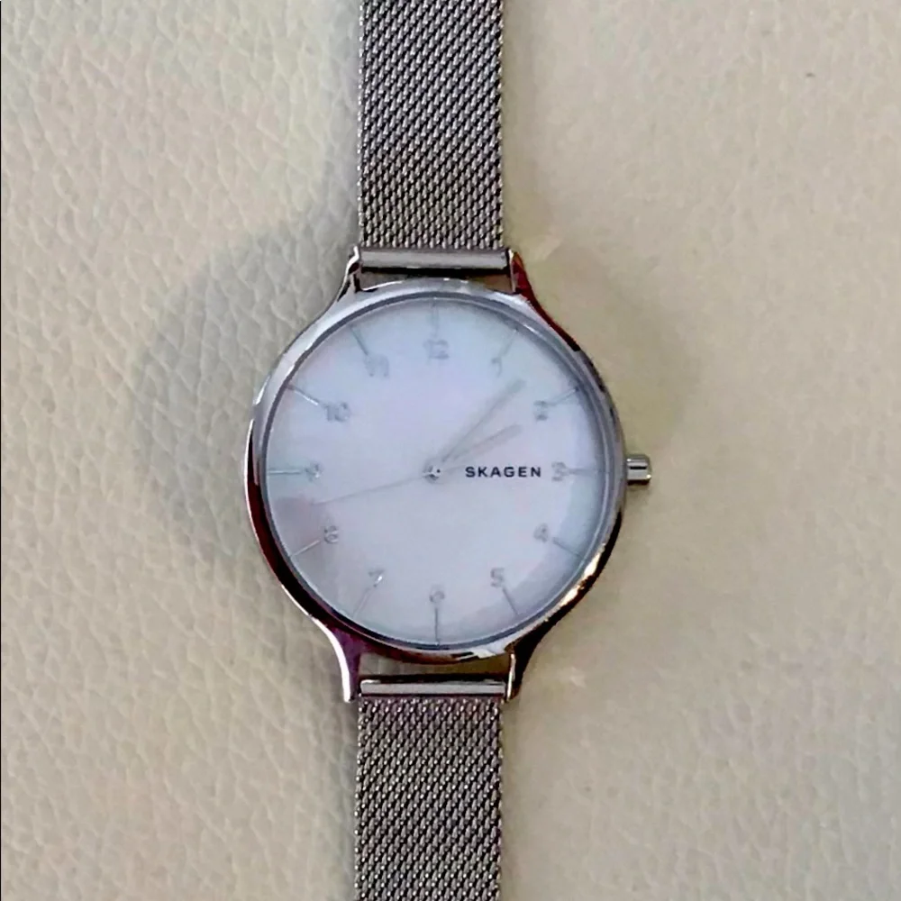 Watch - Picture 1 of 5